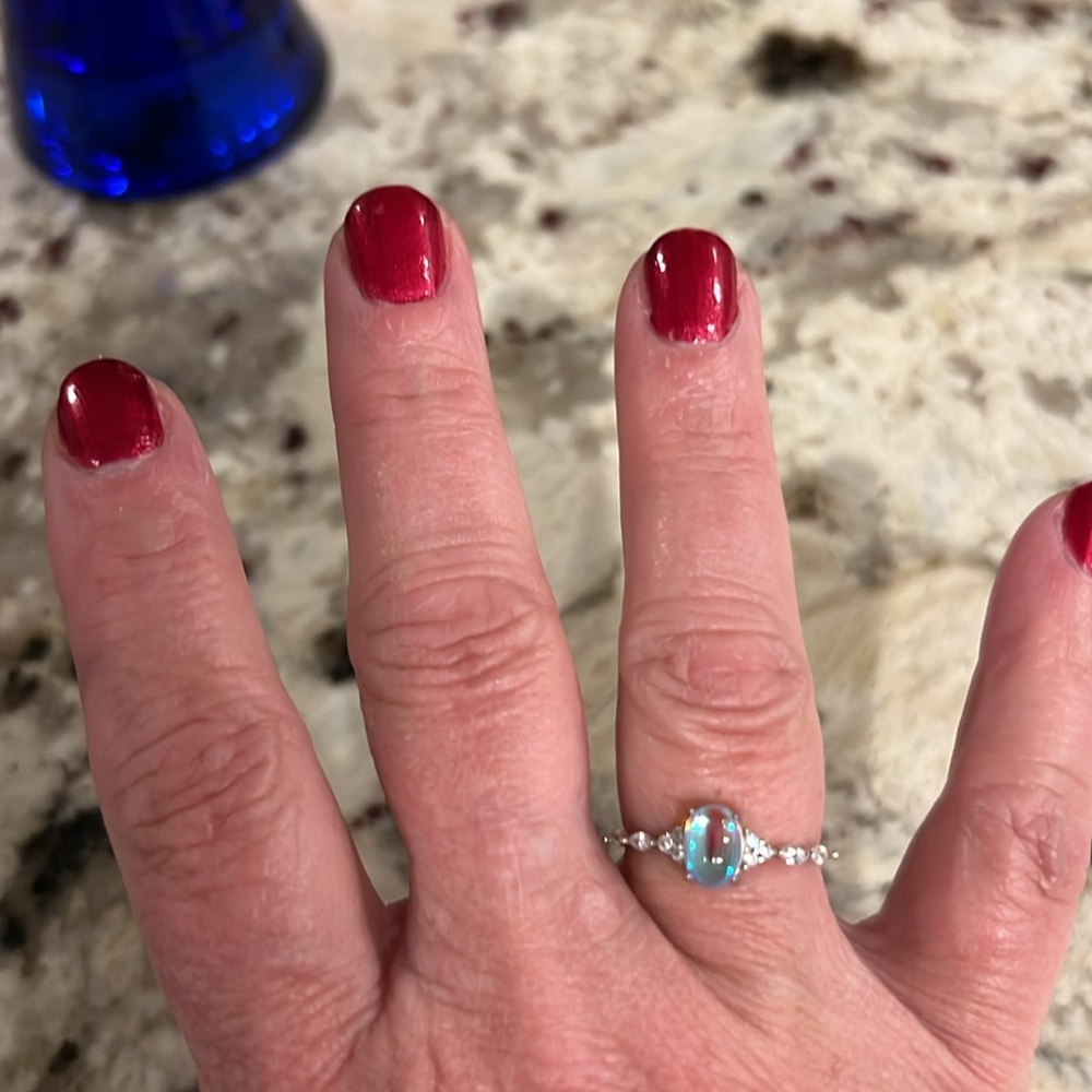 Size 7 beautiful rainbow stone with rhinestones - Picture 2 of 4